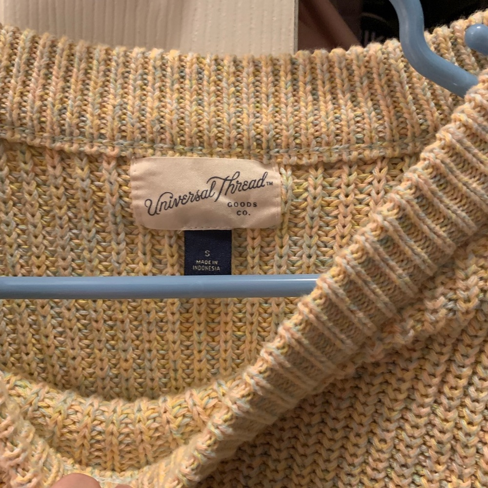 Universal Thread crew neck sweater